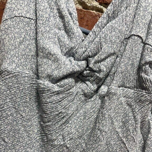 Abercrombie Front Knot Cropped Tank - Picture 5 of 7